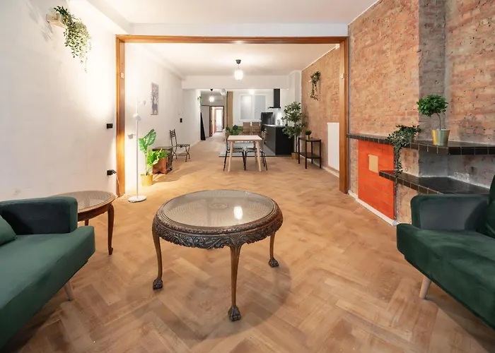 Very Large Central Station Apartments